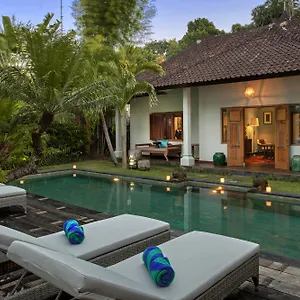 & Vespa 3 ** Seminyak (Bali)